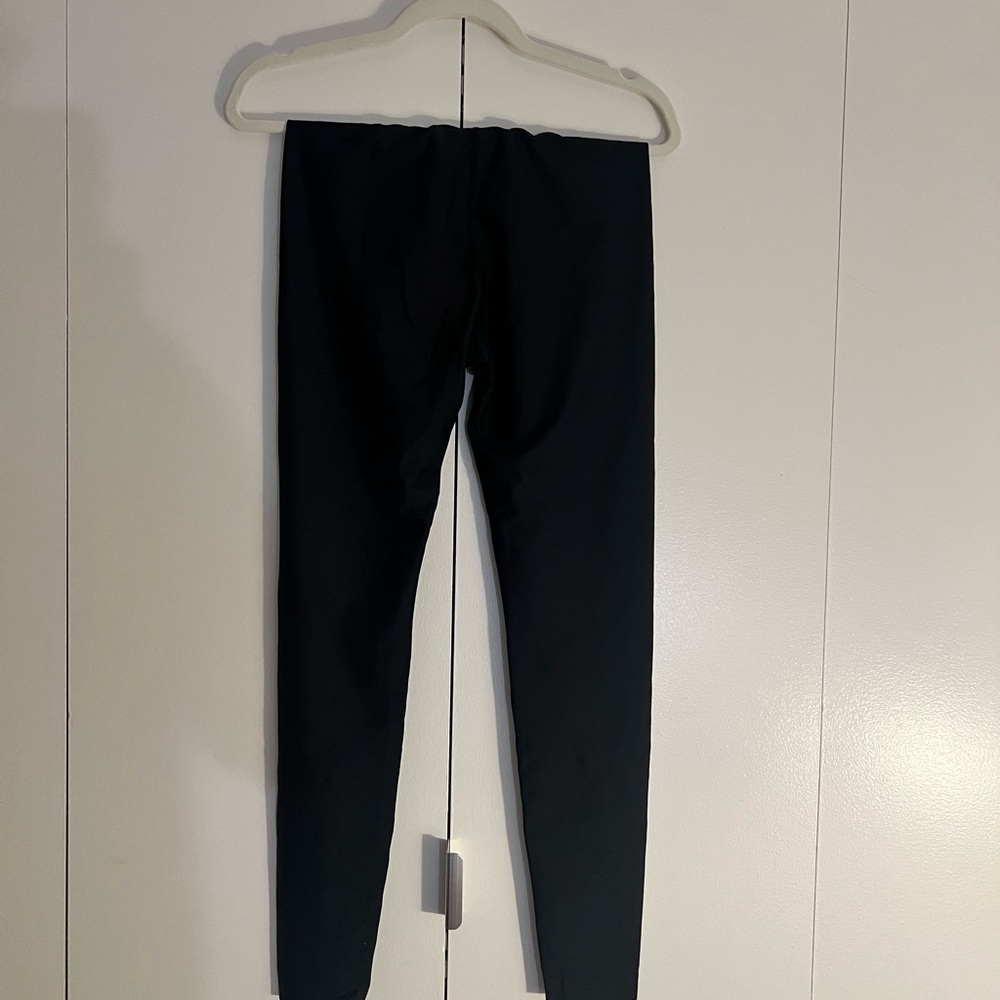 New 1987 Luxury Wear Black Leggings. Size M